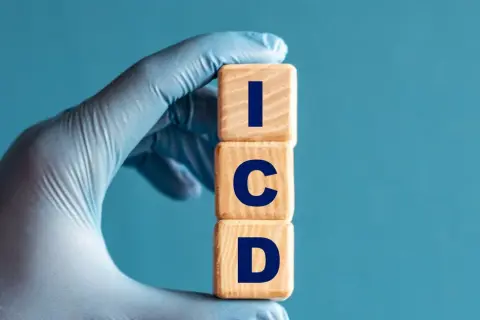 Co oznacza symbol choroby W11 i jakie ma znaczenie dla pacjentów?