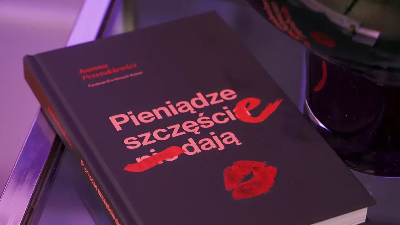 Zdjęcie Czy pieniądze dają szczęście? Przykłady z literatury, które zaskakują